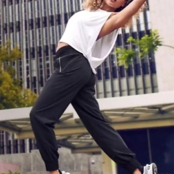 Athleta Cosmic Jogger (discontinued) Size L black - Picture 1 of 3